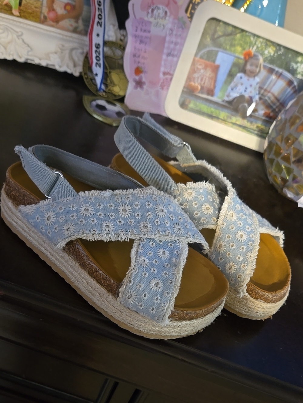 Girls 13 Kids Light Blue Daisy Embroidered Sandals